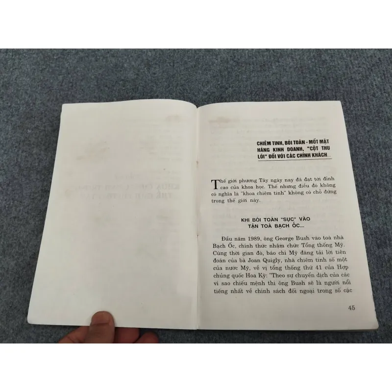 ĐỜI NGƯỜI DƯỚI CON MẮT NHÀ CHIÊM TINH 990633