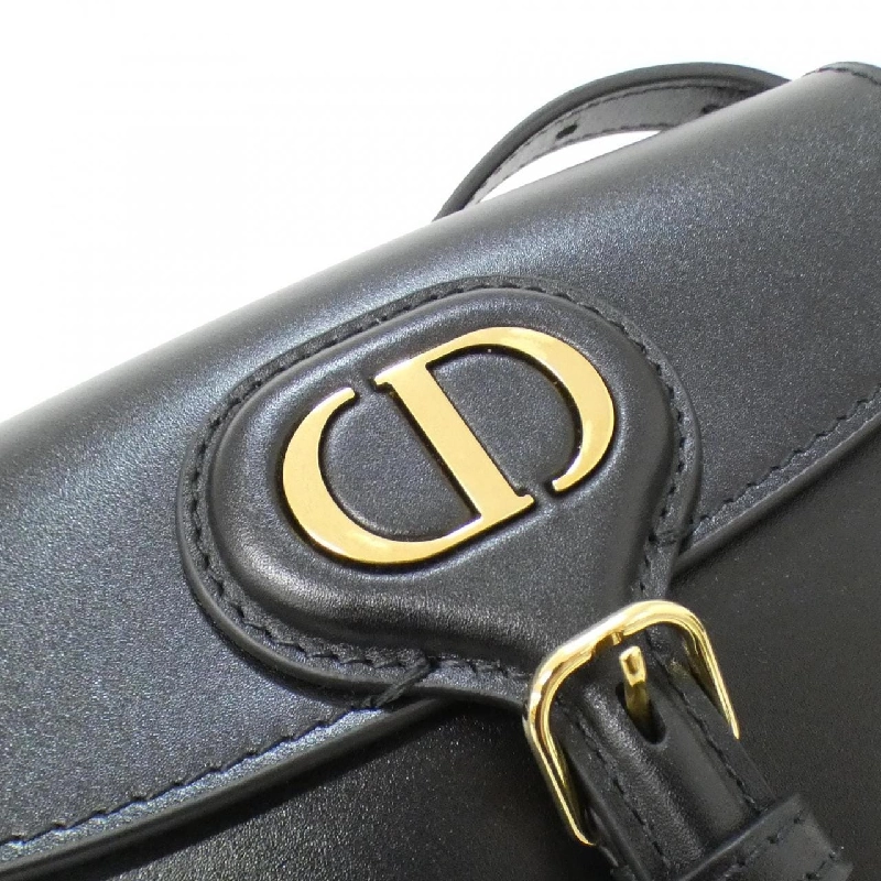 Túi xách vai Dior Bobby mới của Christian Dior S5713UMOL 611438