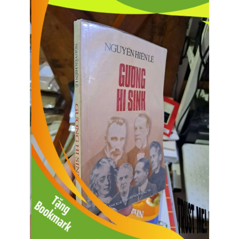 (TẶNG BOOKMARK) Gương hi sinh - Nguyễn Hiến Lê VĂN HỌC RBK1008 944532