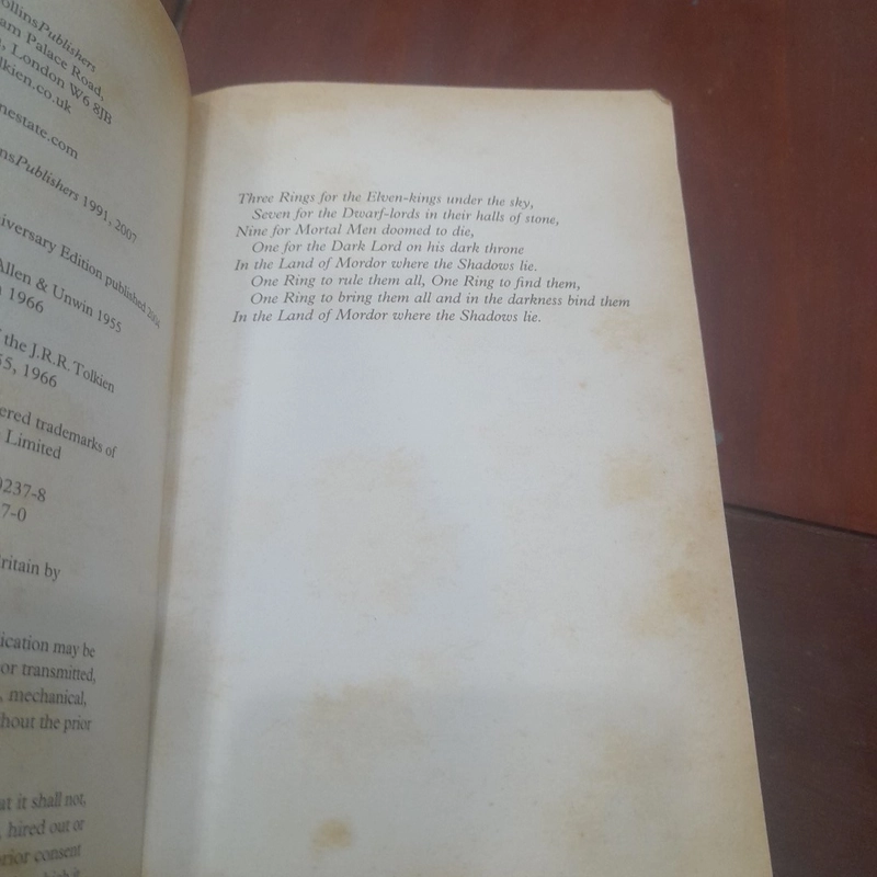 J.R.R. Tolkien - THE RETURN OF THE KING 519409