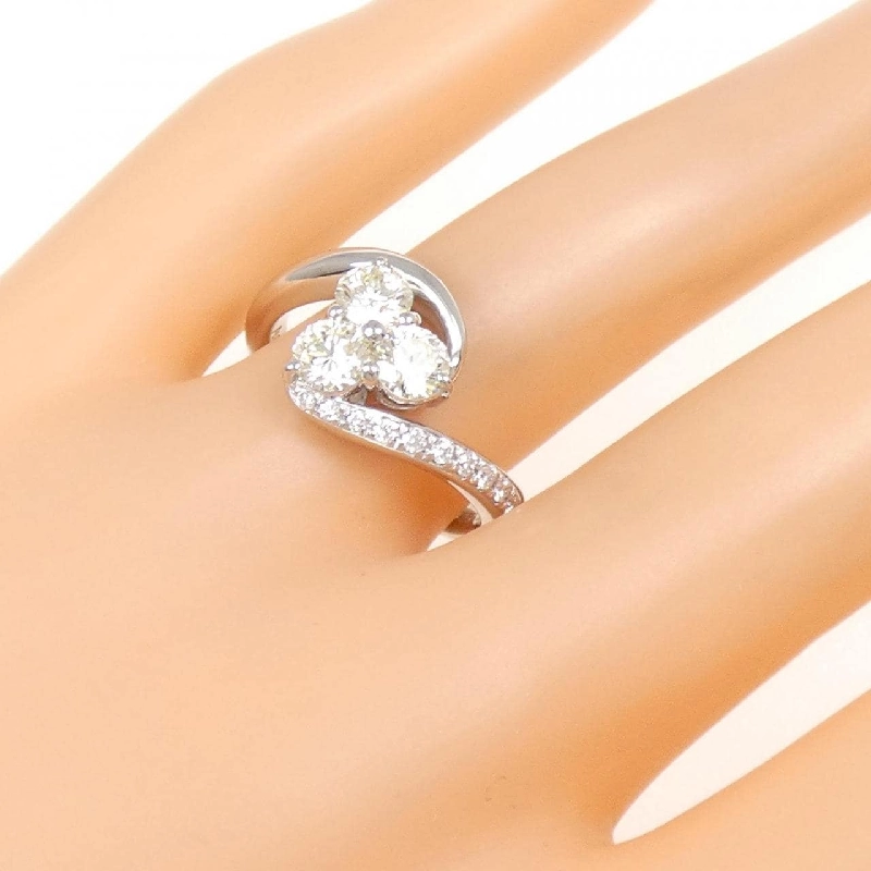 Nhẫn kim cương PT900 0.906CT 673348