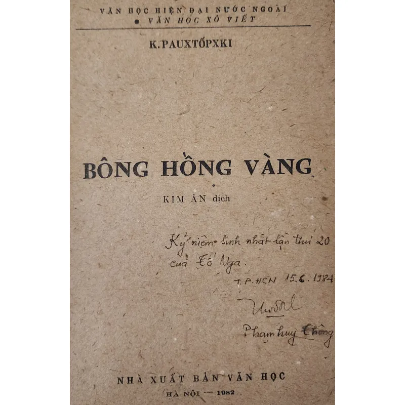 Konstantin Georgiyevich Paustovsky - tập truyện ngắn BÔNG HỒNG VÀNG 709261
