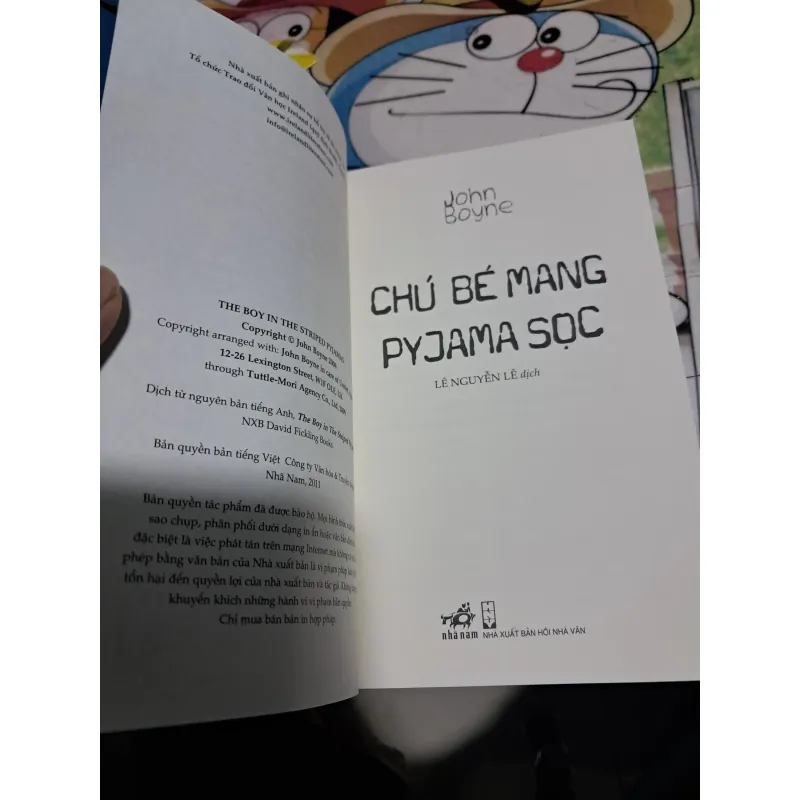 Chú bé pyjama sọc 934534