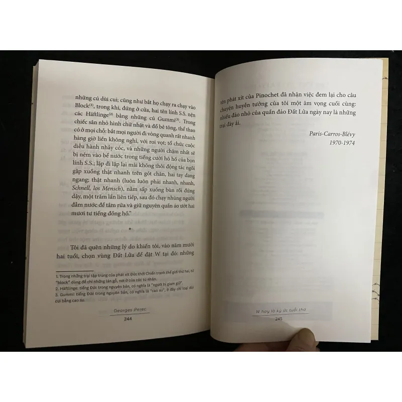 W hay là Ký ức tuổi thơ của nhà văn Pháp Georges Perec.   1030694