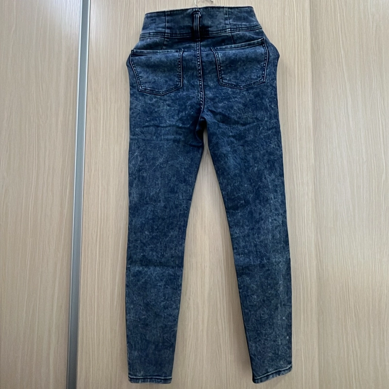 Quần jeans lưng cao 2 nút gài 377412