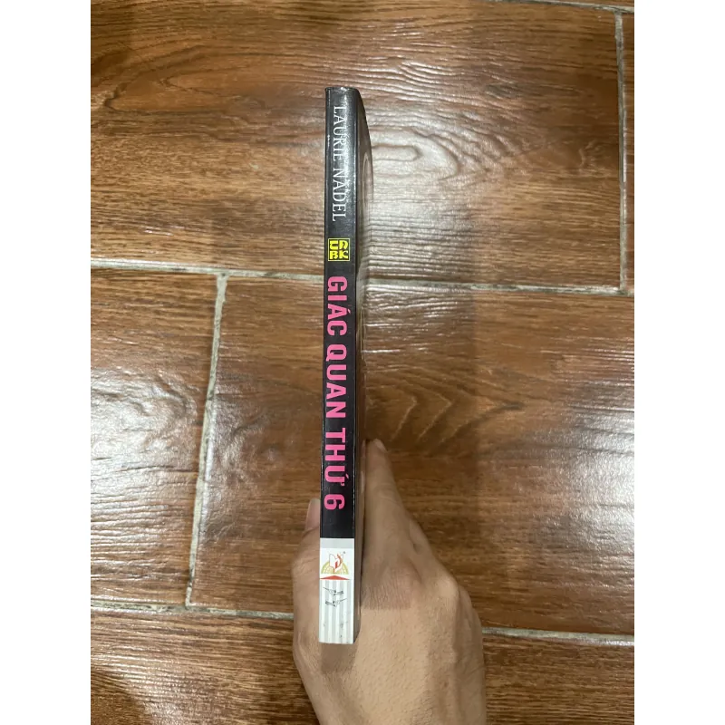 Giác quan thứ 6 - Laurie Nadel (7) 1000749