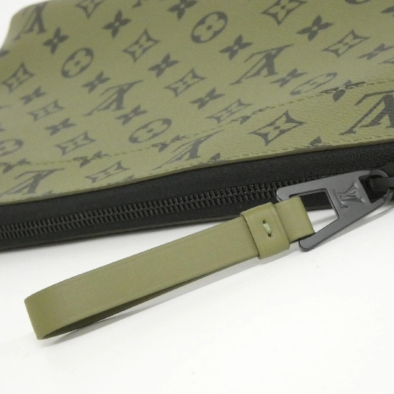 Túi xách Louis Vuitton Monogram Tone Pochette Voyage Souple M82800 614467