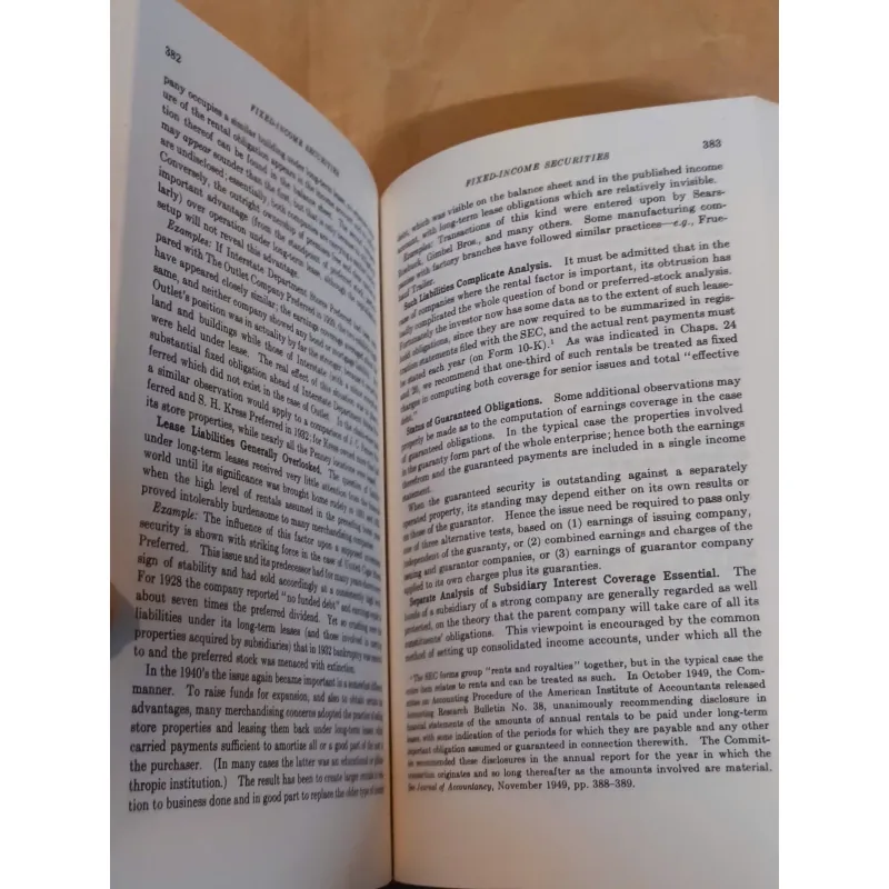 Security Analysis: Principles and Techniques - Benjamin Graham, David Dodd 1013020