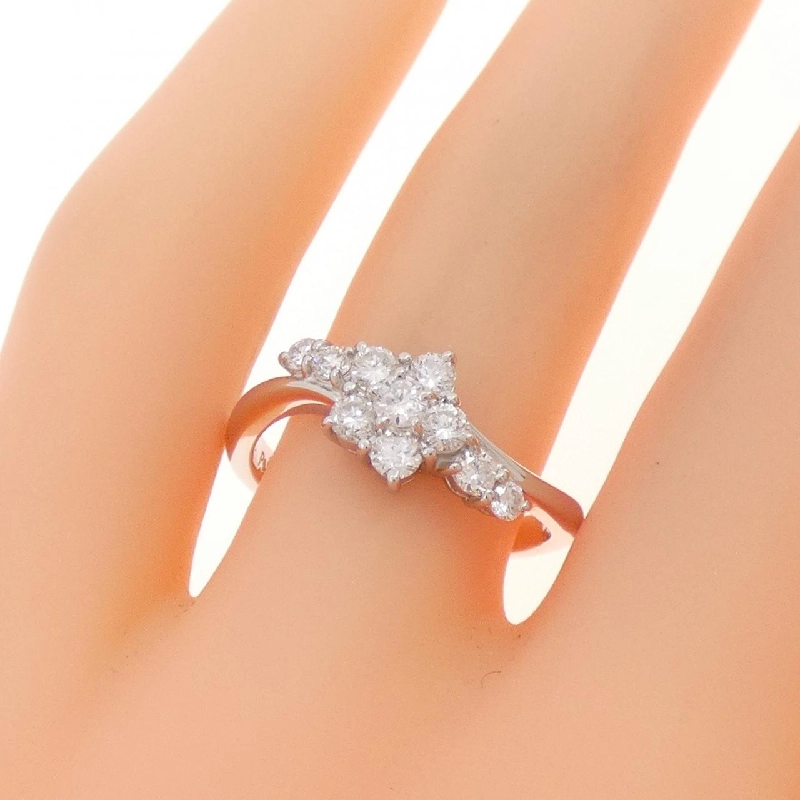 Nhẫn kim cương hoa PT900 0.51CT 671685