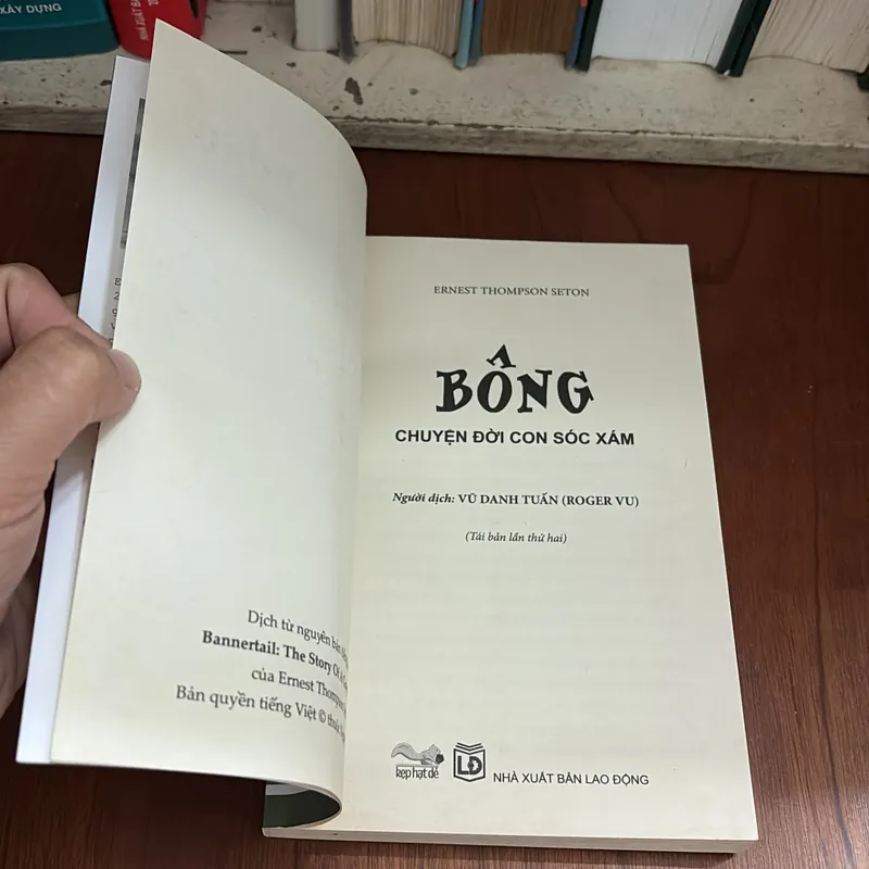 Văn Học Thiếu Nhi: Bông _ Chuyện Đời Con Sóc Xám - Ernest Thompson Seton - ROGER VU (Dịch) 709239