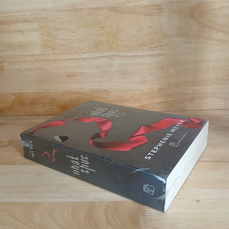 Tiểu Thuyết Nhật Thực (Eclipse) - Stephenie Meyer 570257