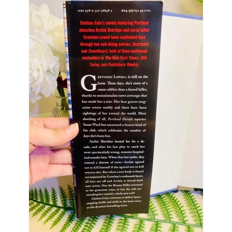 [Sách tiếng Anh 2hand] Like new 90% - Evil at Heart – Chelsea Cain 961032