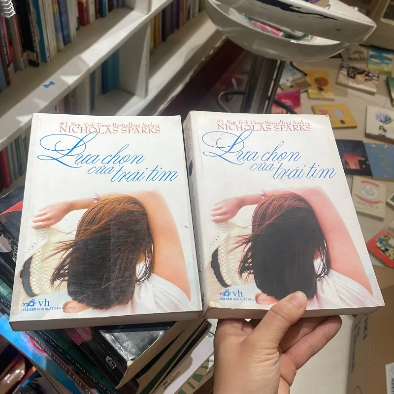 Lựa chọn của trái tim - Nicholas Sparks - new york times bestselling author nhã nam 1025657