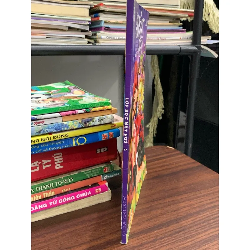 Lớp học mật ngữ tập 2- Đặc sản hoa học trò 601753