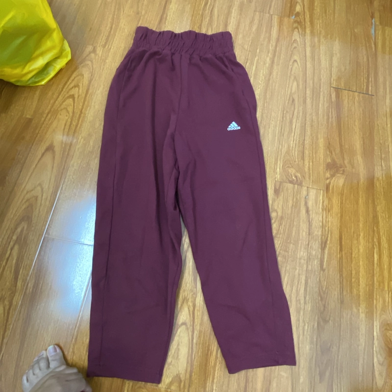 Quần adidas size S hoặc M nhỏ 309025