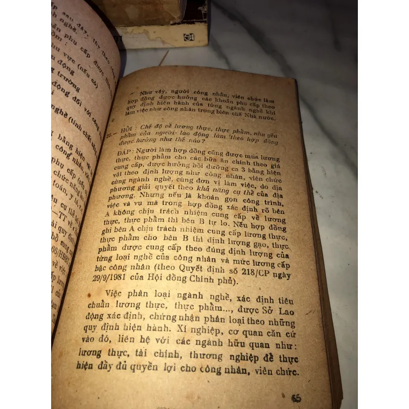 Tuyển dụng và cho thôi việc  990606