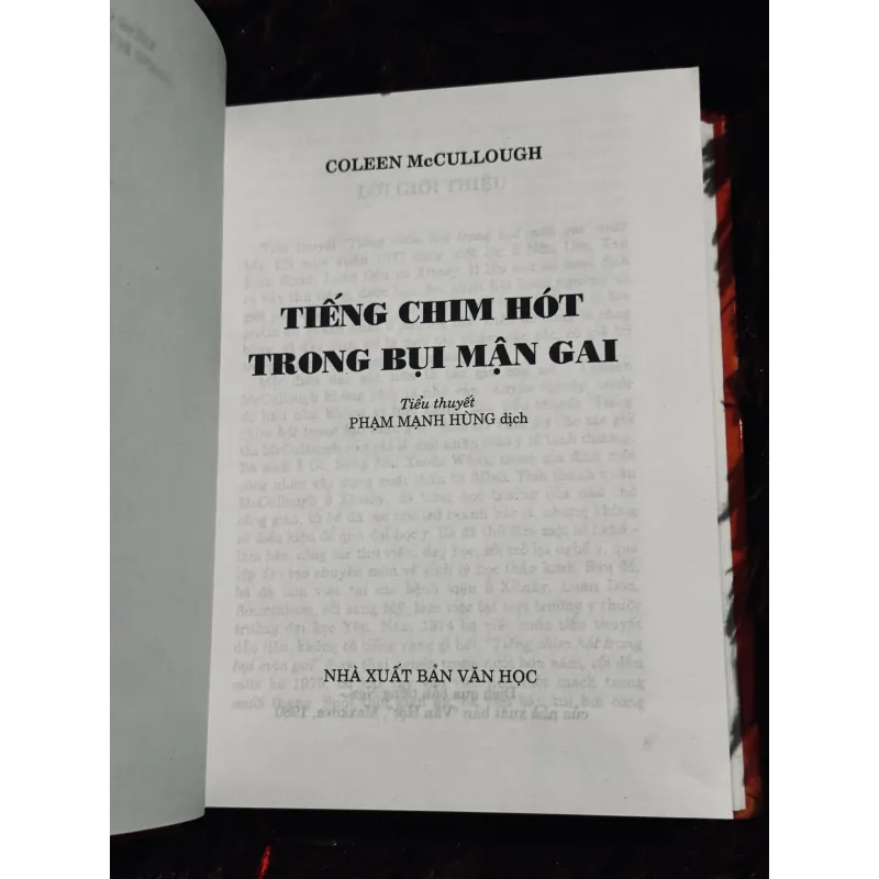 Tiếng chim hót trong bụi mận gai 997909