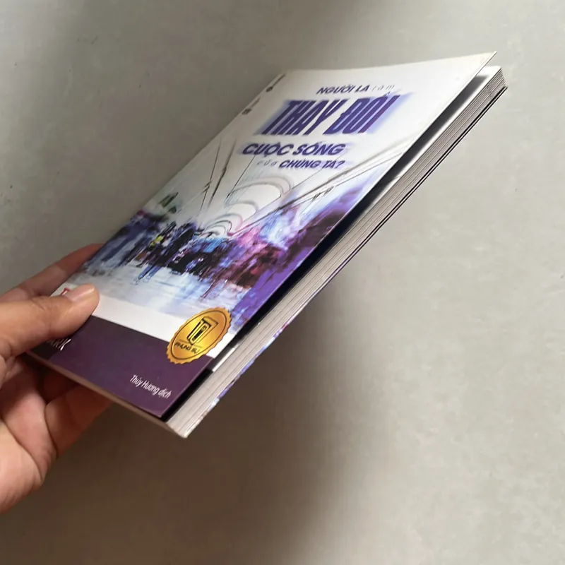 Người lạ làm thay đổi cuộc sống của chúng ta - TEDbook 575167
