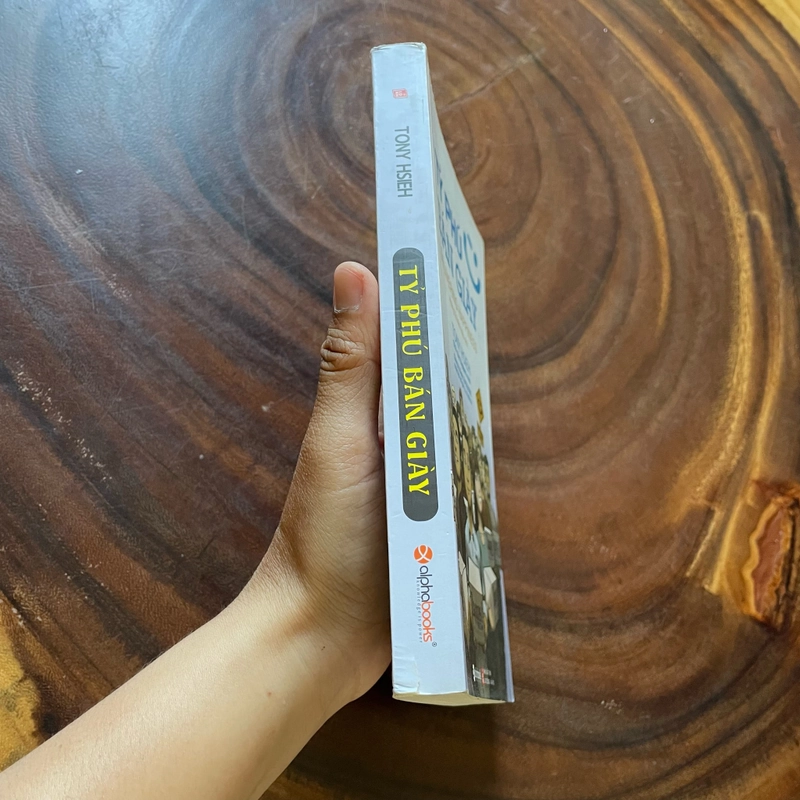 II Tựa sách: Tỷ Phú Bán Giày - TONY HSIEH - 2020 444240