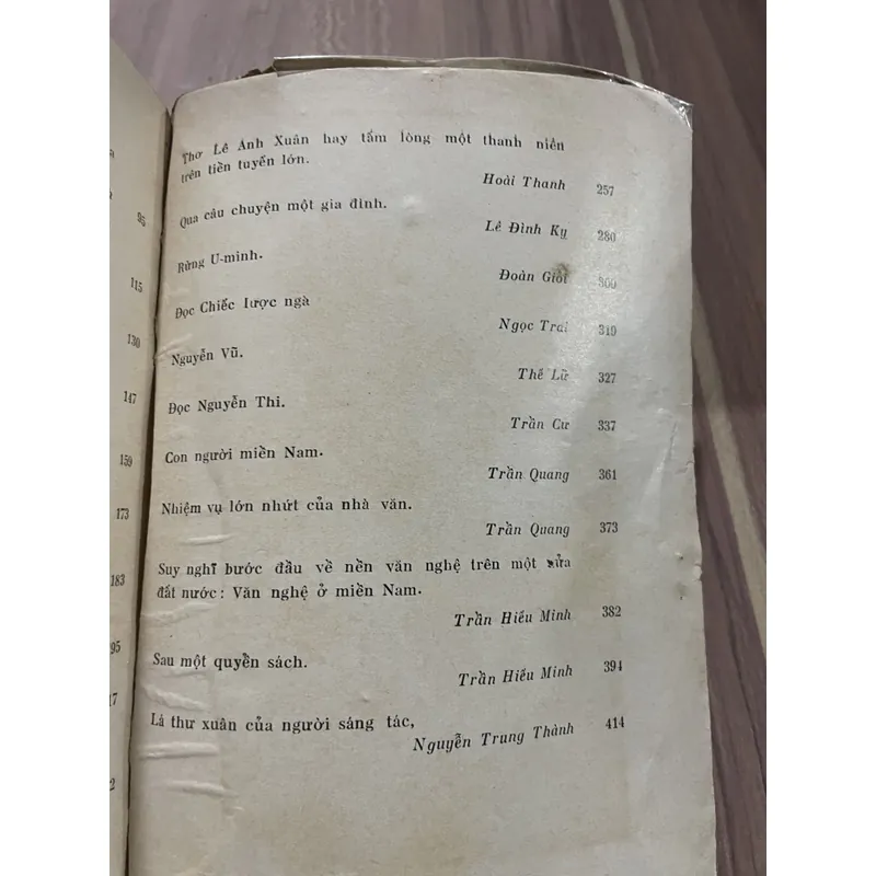 MƯỜI NĂM VĂN HỌC CHỐNG MỸ- Nghiên cứu phê bình của nhiều tác giả - 1972 689845