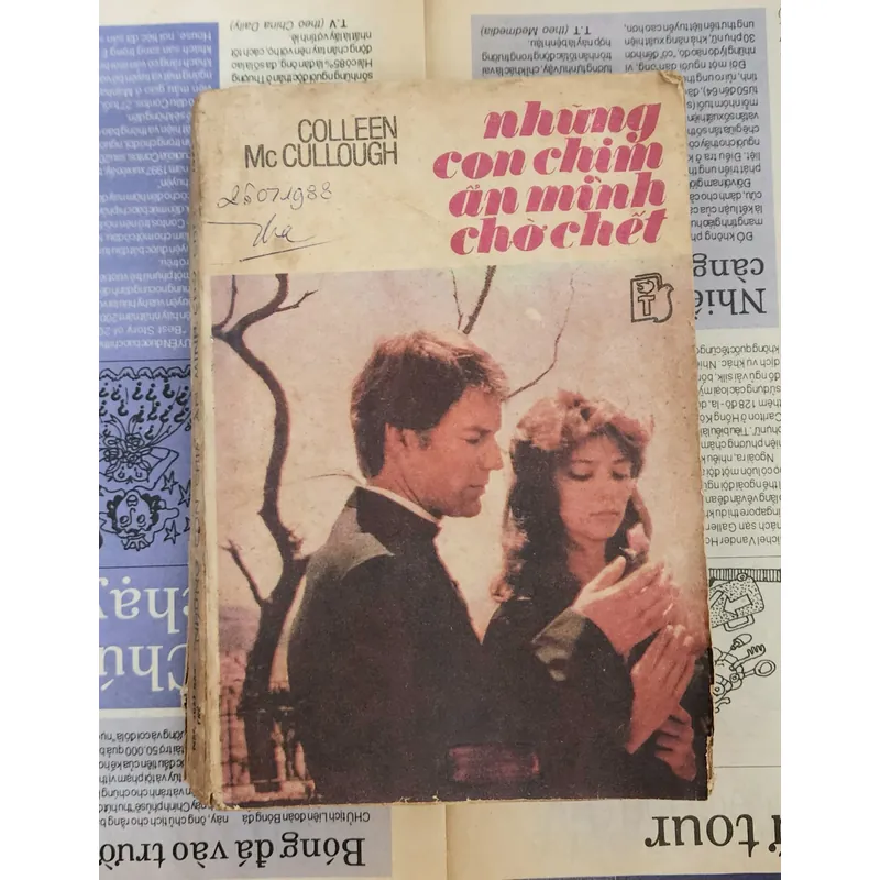Tiểu thuyết NHỮNG CON CHIM ẨN MÌNH CHỜ CHẾT - Nữ nhà văn Colleen McCullough 711585