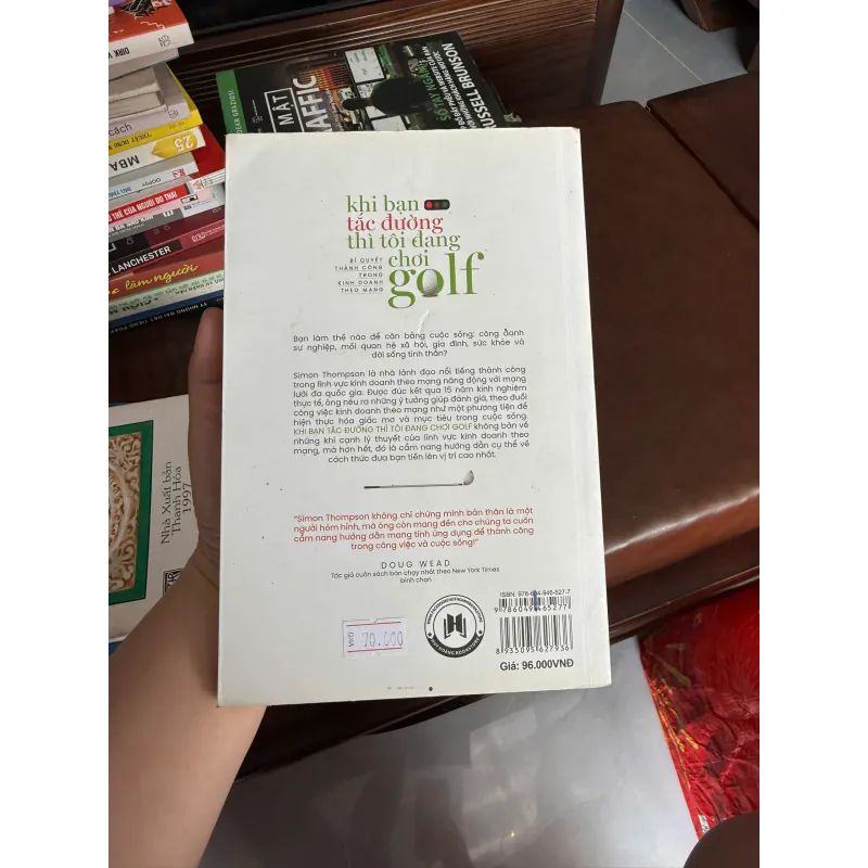 Khi Bạn Tắc Đường Thì Tôi Đang Chơi Golf | Simon Thompson- K4 1026064