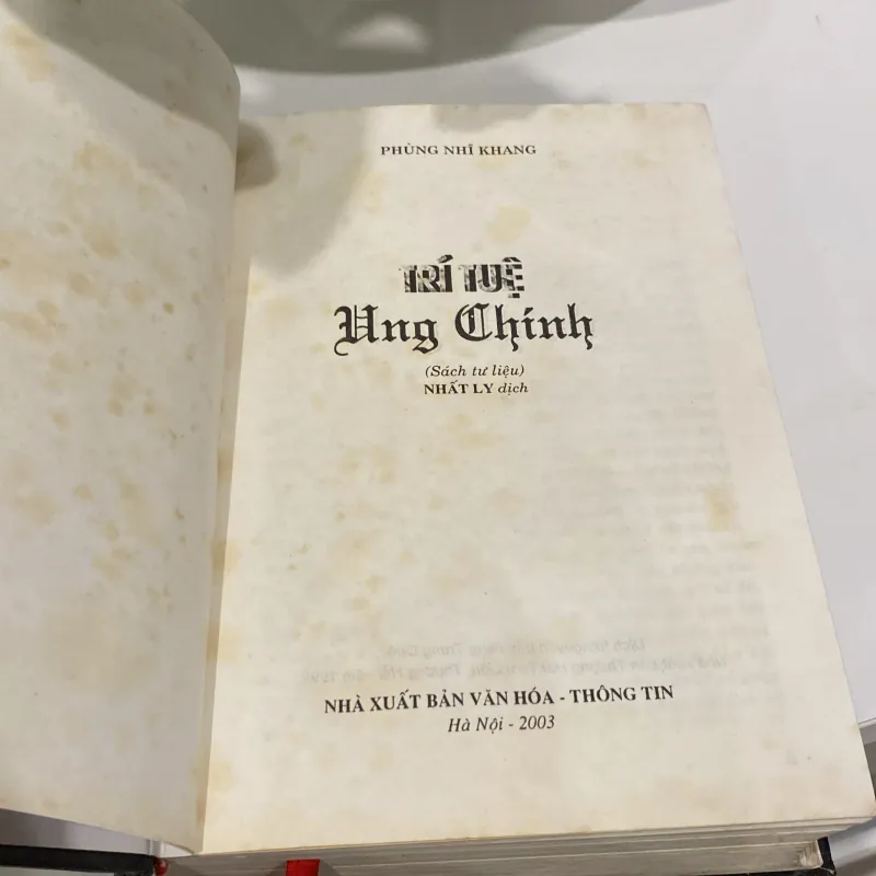 TRÍ TUỆ UNG CHÍNH, bản bìa cứng (XB 2003) 974533