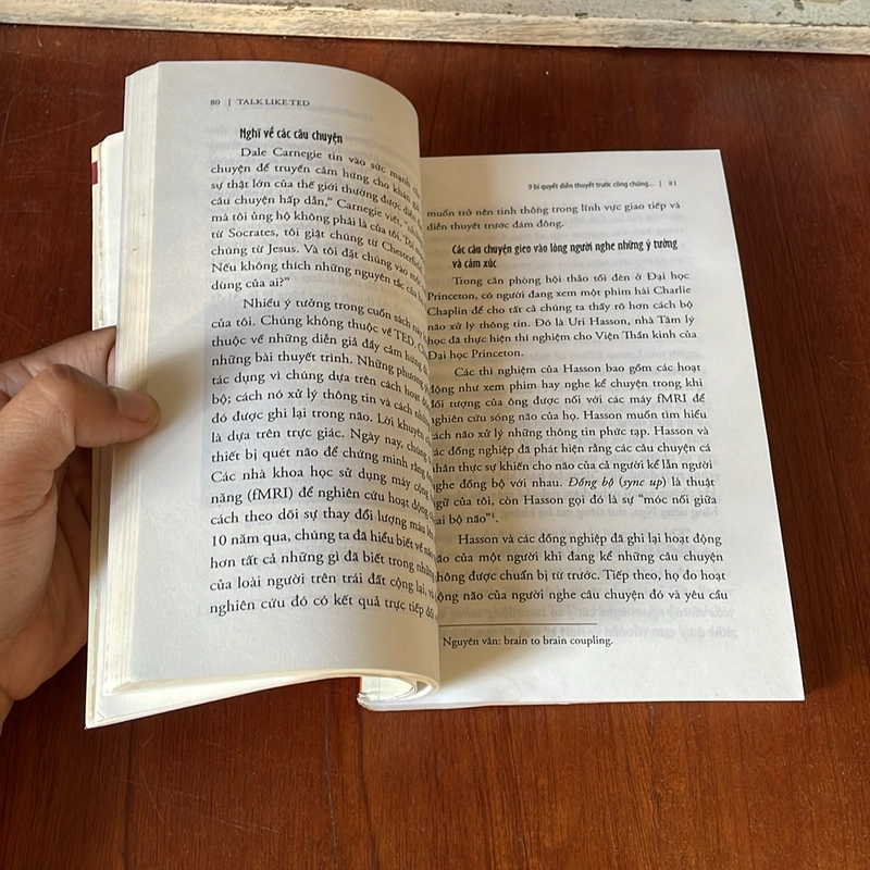 Talk Like Ted _ 9 Bí Quyết Diễn Thuyết Trước Công Chúng Của Những Bộ Óc Hàng Đầu Thế Giới 527768