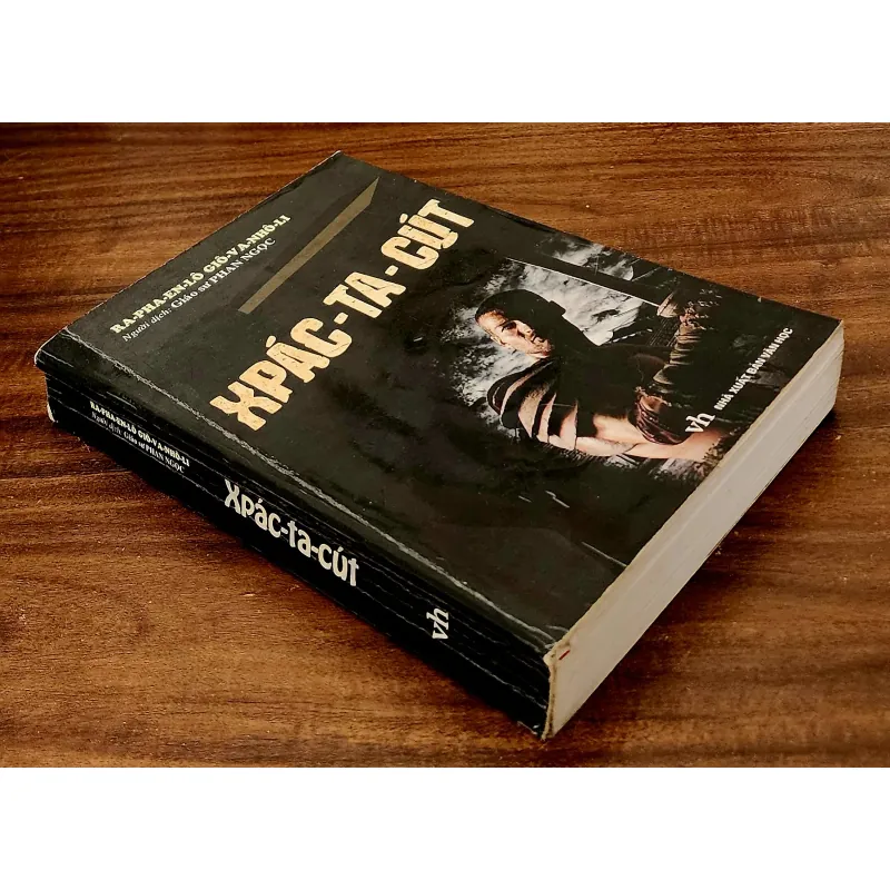 SPARTACUS - tác giả: Raffaello Giovagnoli | Giáo sư Phan Ngọc dịch (670 trang) 715197