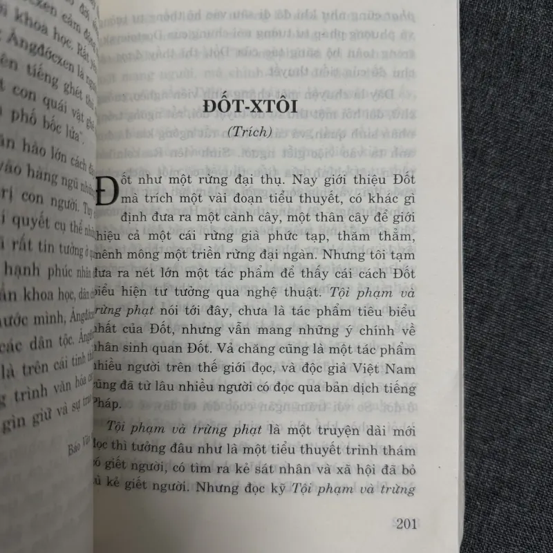 Nguyễn Tuân bàn về văn học nghệ thuật 926226
