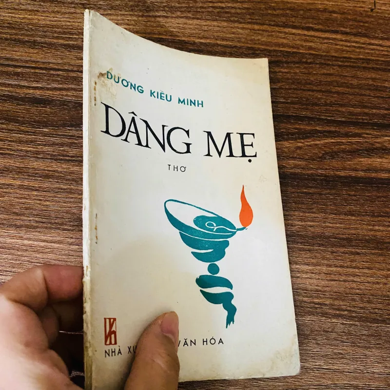 Dâng mẹ - thơ Dương Kiều Minh 960816