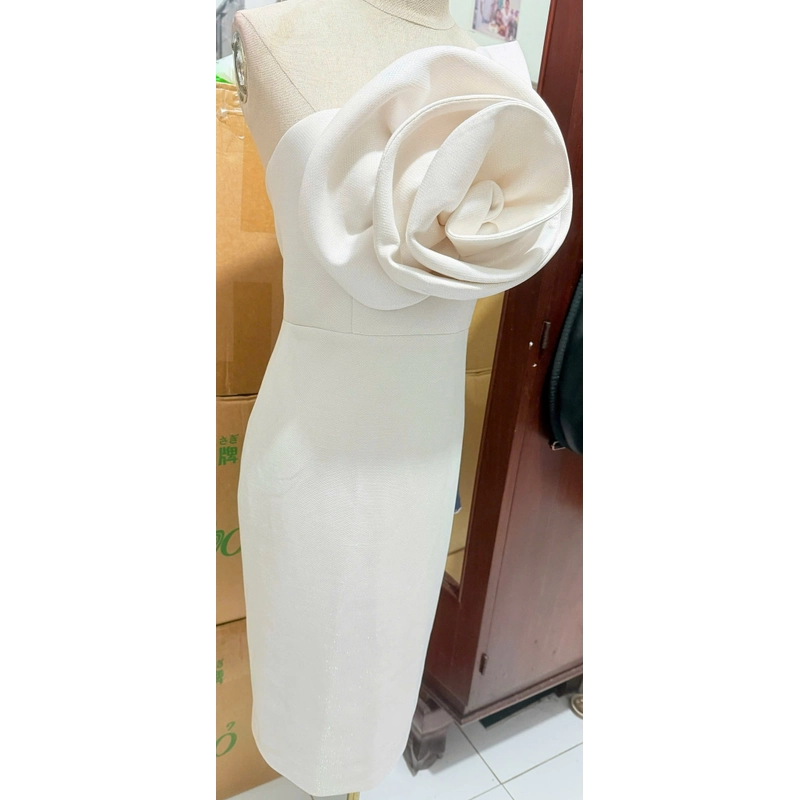 Đầm thiết kế  body bông hồng , Màu Trắng mặc 1 lần 442707