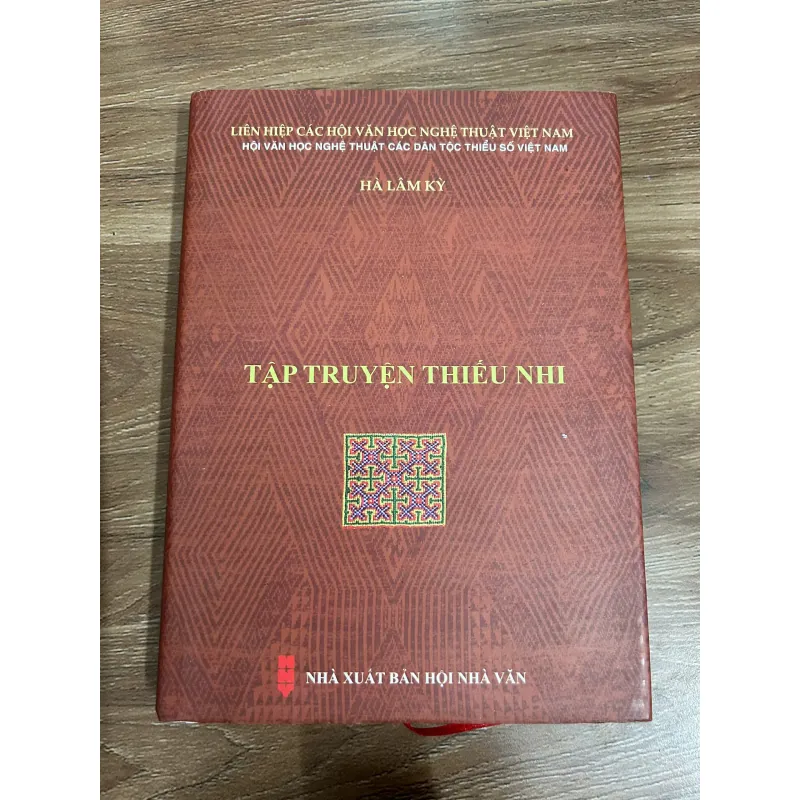 Tập truyện thiếu nhi – Hà Lâm Kỳ 761335