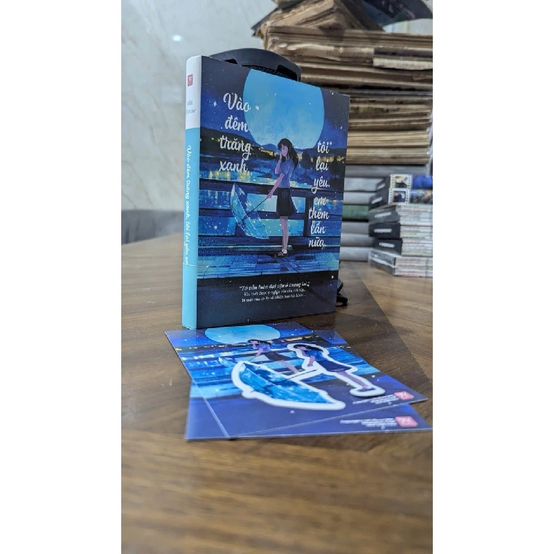 LIGHT NOVEL Vào Đêm Trăng Xanh, Tôi Lại Yêu Em Thêm Lần Nữa- Mii Hirose 799785