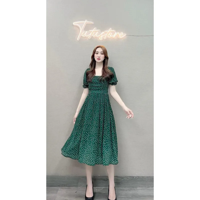 Trang phục công sở vest nữ tay dài màu xám kẻ sọc nhạt 715976