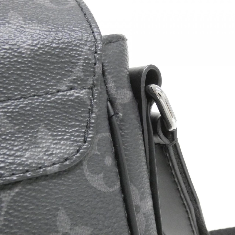 Túi xách vai Louis Vuitton Monogram Eclipse District PM M44000 613636