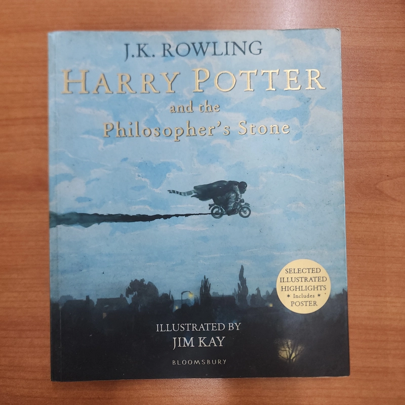 Sách Harry Potter and the Philosopher's Stone mới 90% 524653