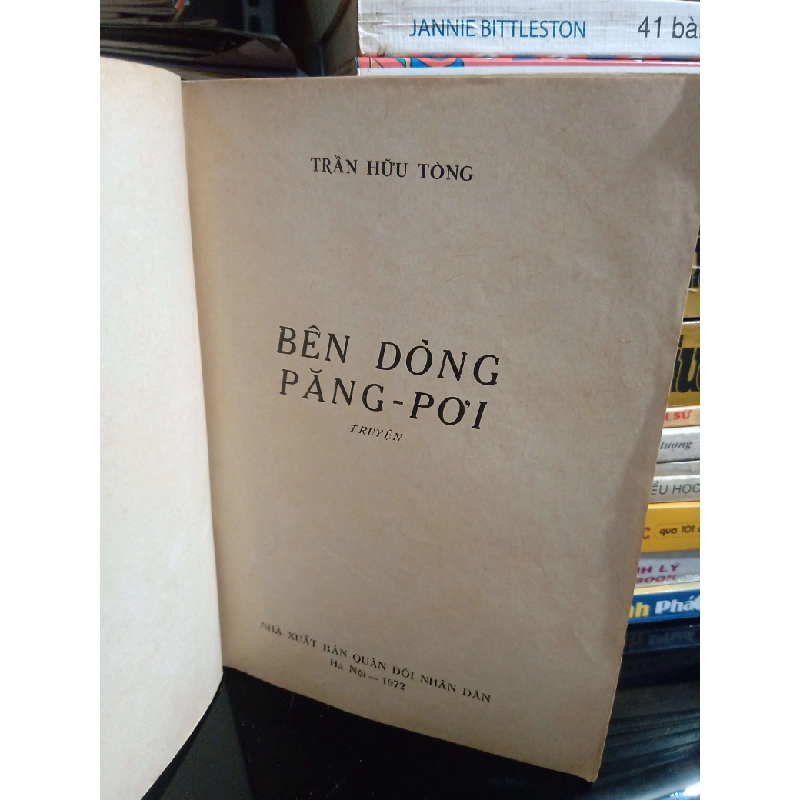 Bên dòng Păng-pơi Văn học Việt Nam KSX1004 1007987