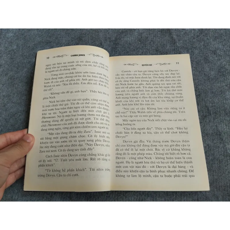 QUYẾN RŨ (CAPTIVATE) - CARRIE JONES 574643