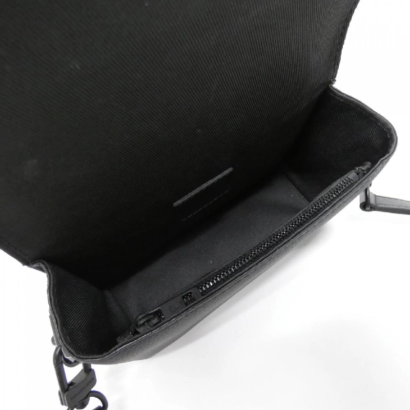 Túi đeo vai LV Aerogram Fastline Wearable Wallet M82085 của Louis Vuitton 612625