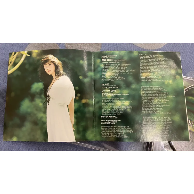 [CỰC HIẾM] Album CD+DVD Phương Vy - Lúc Mới Yêu (Vol.1 - Quán quân VN Idol) 688336