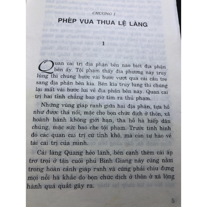 Những tháng năm khủng khiếp 2001 mới 70% ố bẩn nhẹ Trần Hồ HPB0906 SÁCH VĂN HỌC 915132