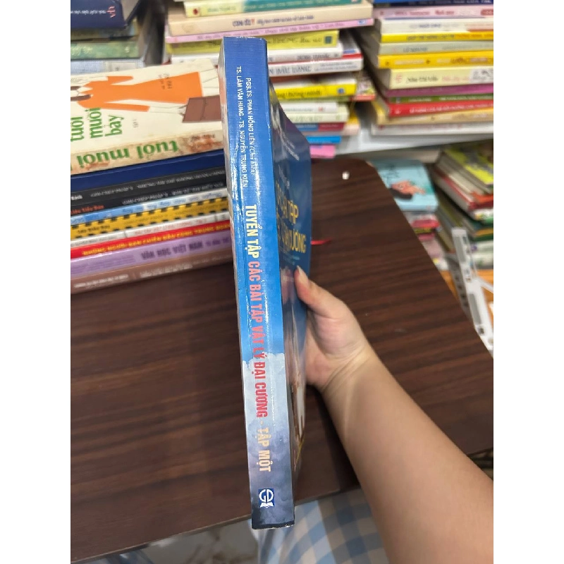 Tuyển tập Các bài tập Vật lý Đại cương - Phan Hồng Liên 1027358