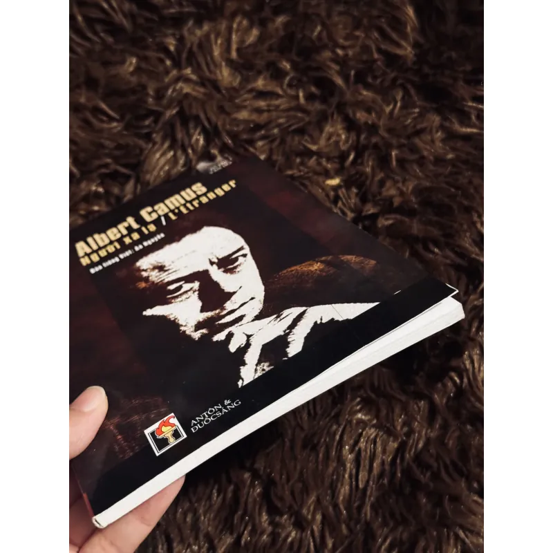 Người xa lạ 932489