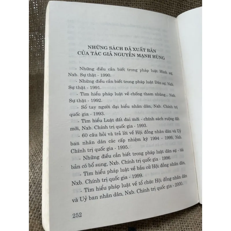 Thuật ngữ pháp lý tập 1 - 250 trang  993690