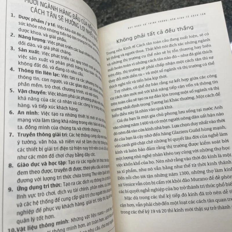 Tương lai khác thường James Canton 752460