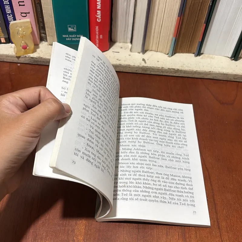 II Văn Học Nước Ngoài: Người Đàn Bà Đáng Sợ - Những Vụ Án Nổi Tiếng Của Thế Giới - 2004 727072