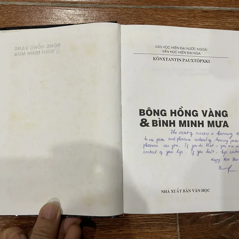 Bông hồng vàng & Bình minh mưa - Pauxtôpxki (10) 1002635