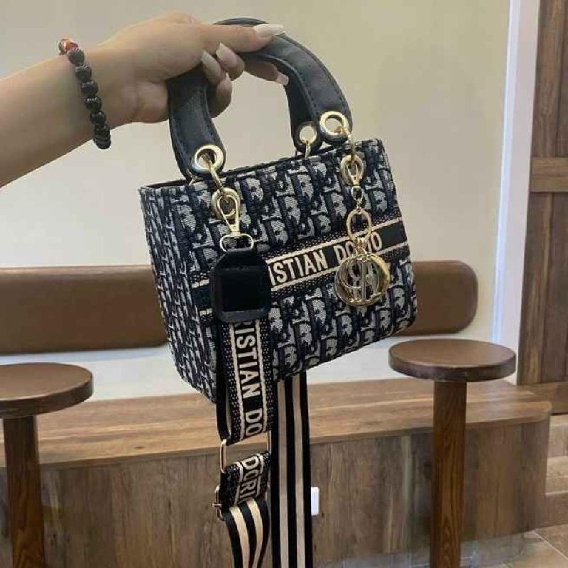 TÚI XÁCH DIOR CHẤT VẢI THỔ CẨM DÁNG VUÔNG 12500