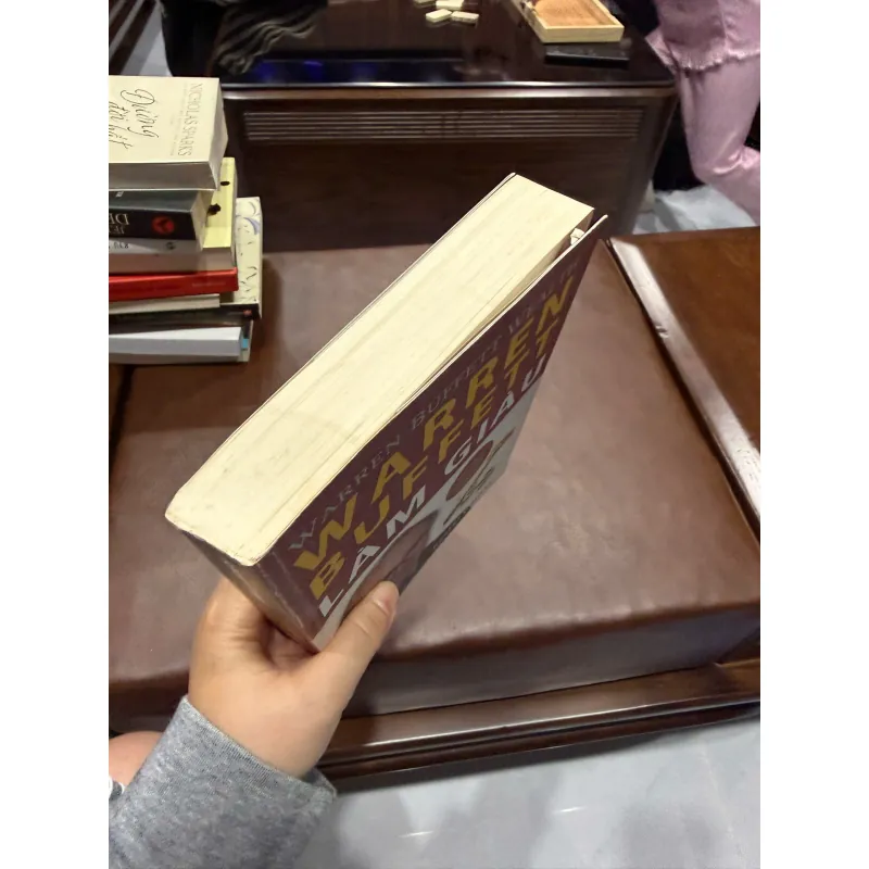 Warren Buffett Làm Giàu – Robert P. Miles- K2 996351